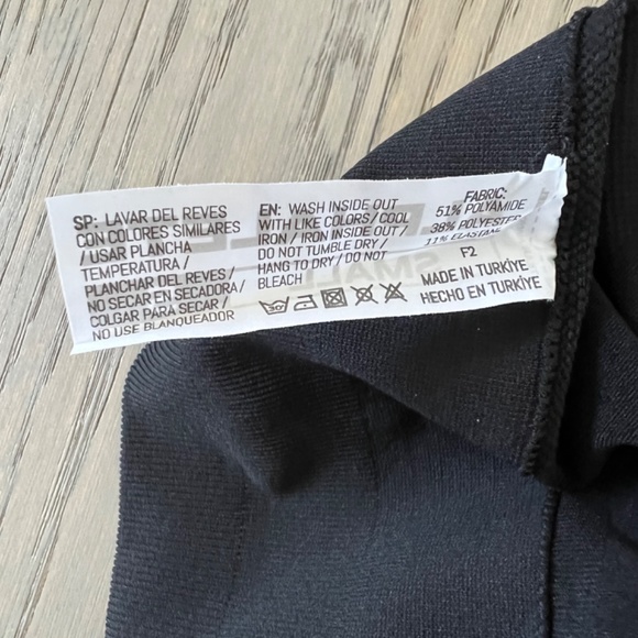 ALPHALETE - Women's Amplify Biker Short (Black - Small) - Picture 7 of 7